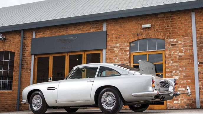 Aston Martin DB5 Bond Car (1965)