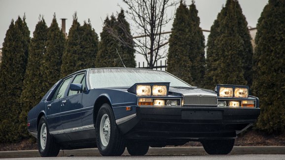 Aston Martin Lagonda byl technologický zázrak. Když fungoval