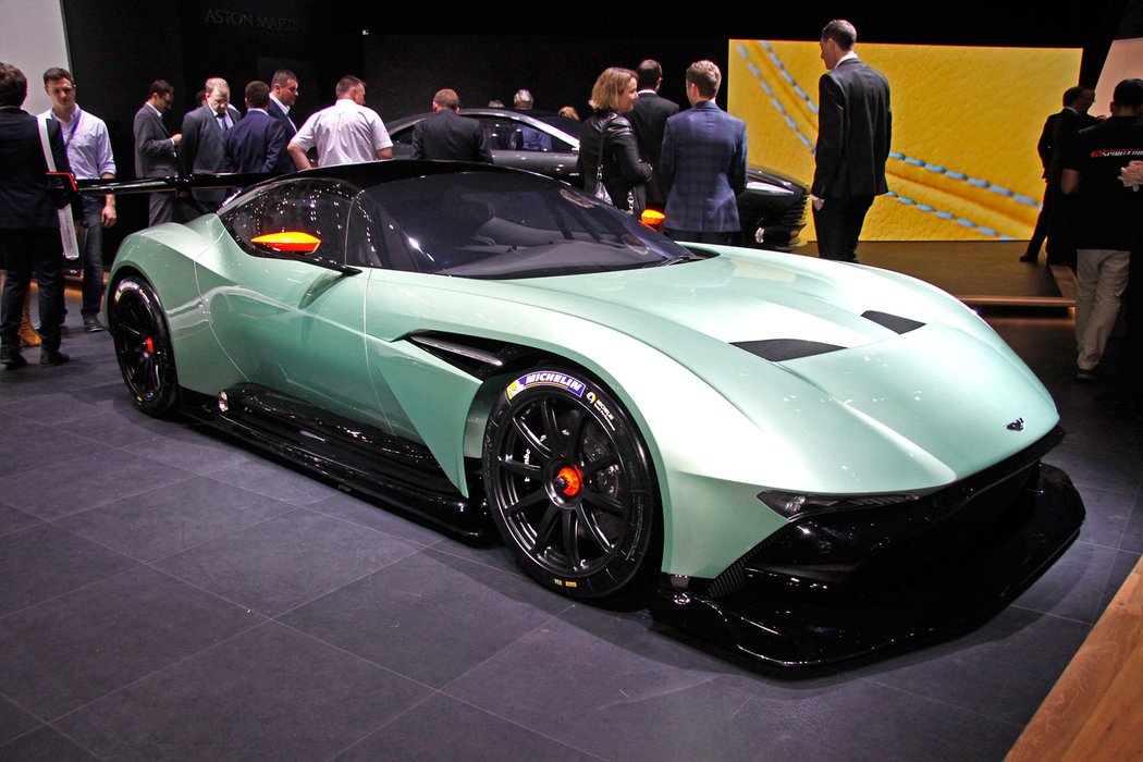 astonmartin novemodely autosalon zeneva2015 sportovni supersport crossover