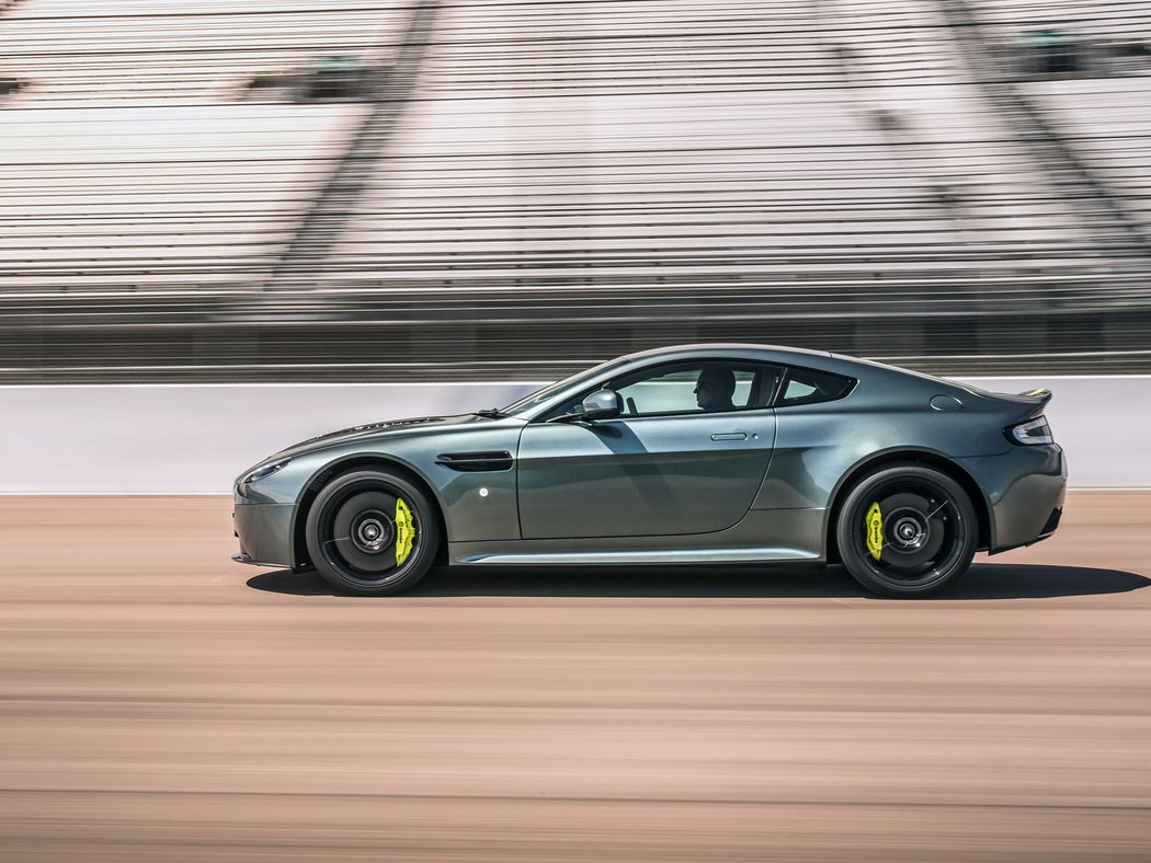 Aston Martin Vantage AMR