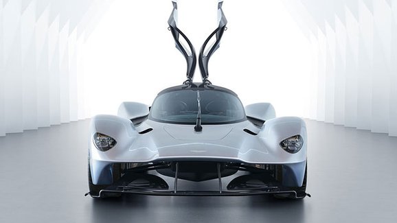 Aston Martin Valkyrie dostane nejsilnější atmosférický motor světa. Výkon prozrazen omylem