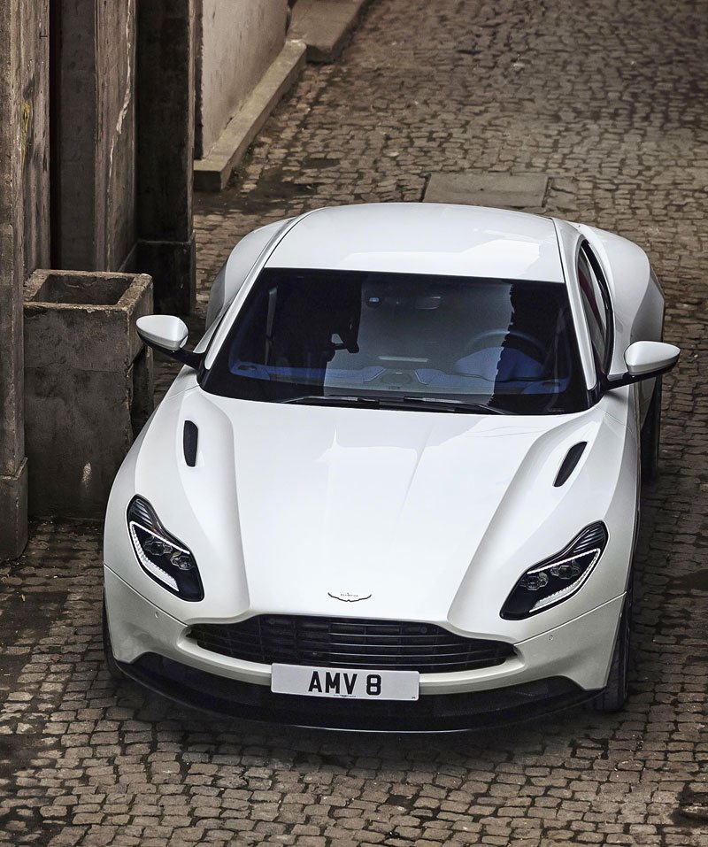 Aston Martin DB11