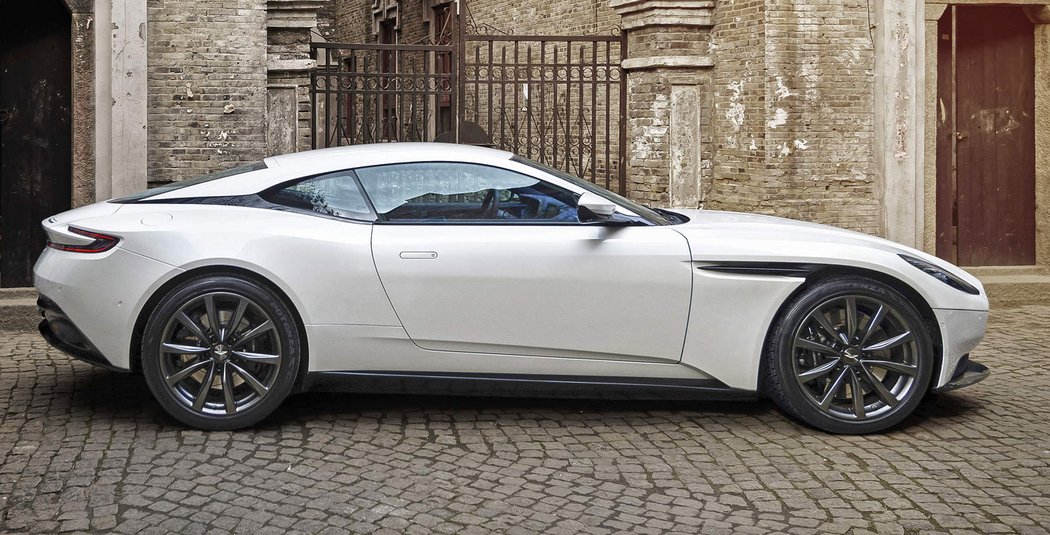 Aston Martin DB11