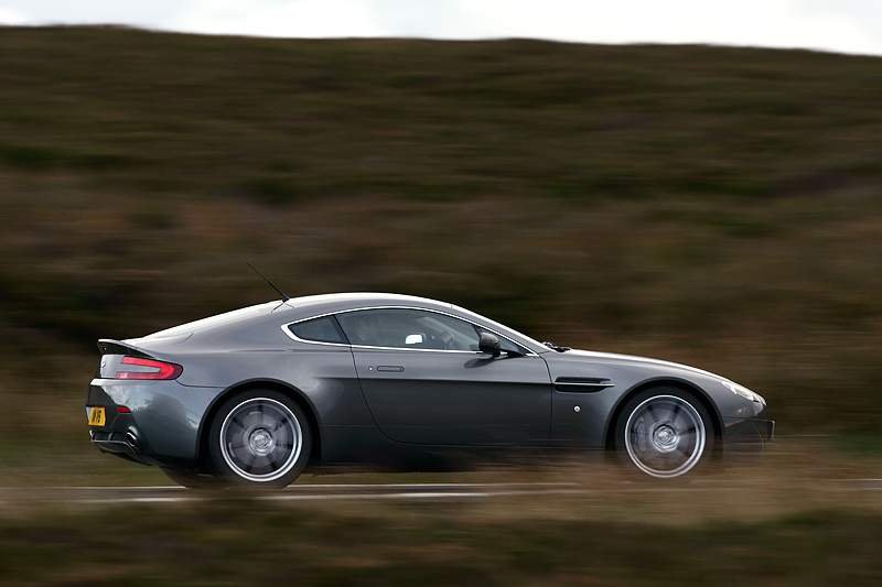 V8 Vantage