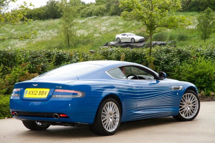 Aston Martin DB9