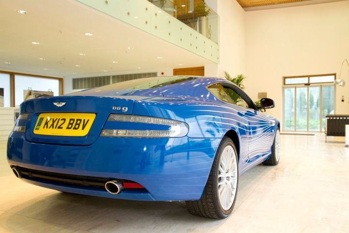 Aston Martin DB9