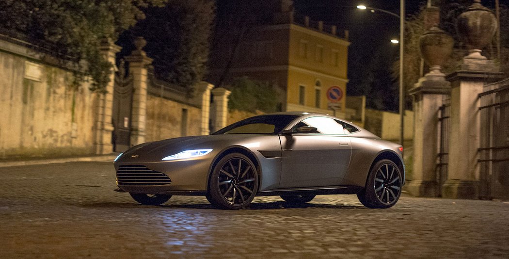 Aston Martin DB10