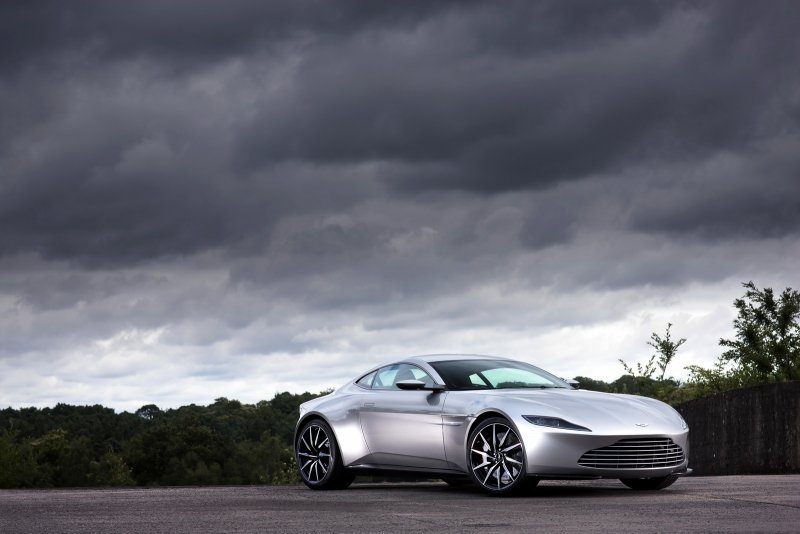 Aston Martin DB10