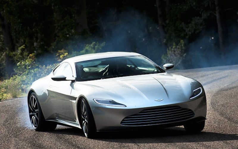 Aston Martin DB10