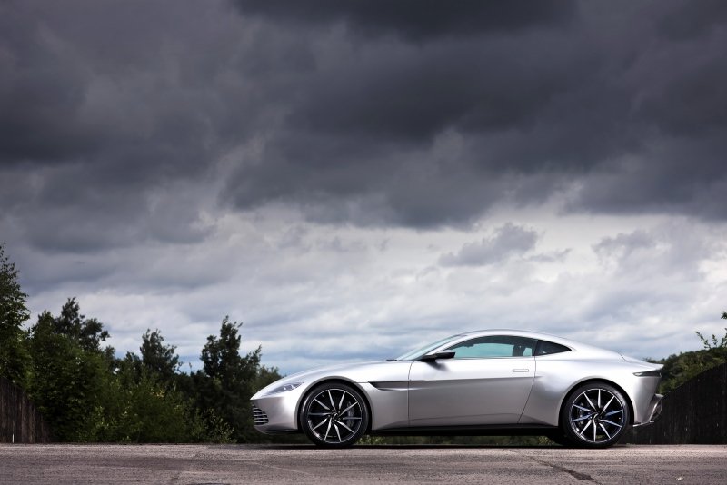 Aston Martin DB10