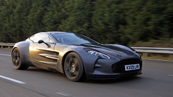 Aston Martin One-77 umí jet přes 354 km/h