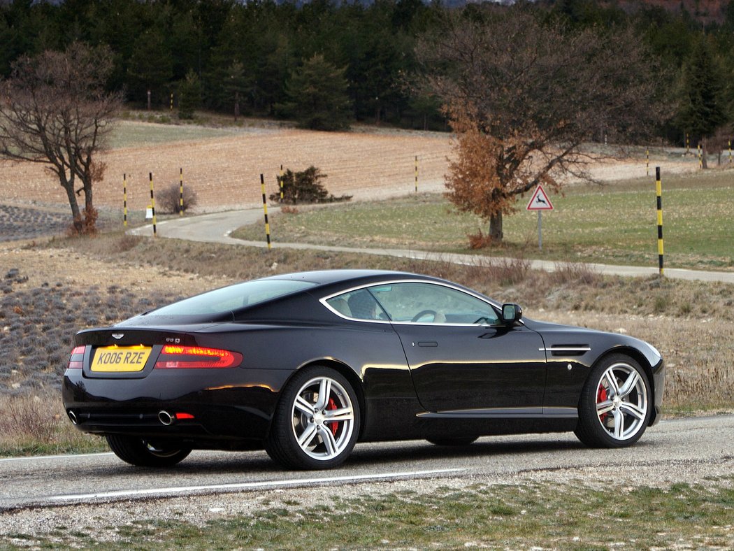 Aston Martin DB9