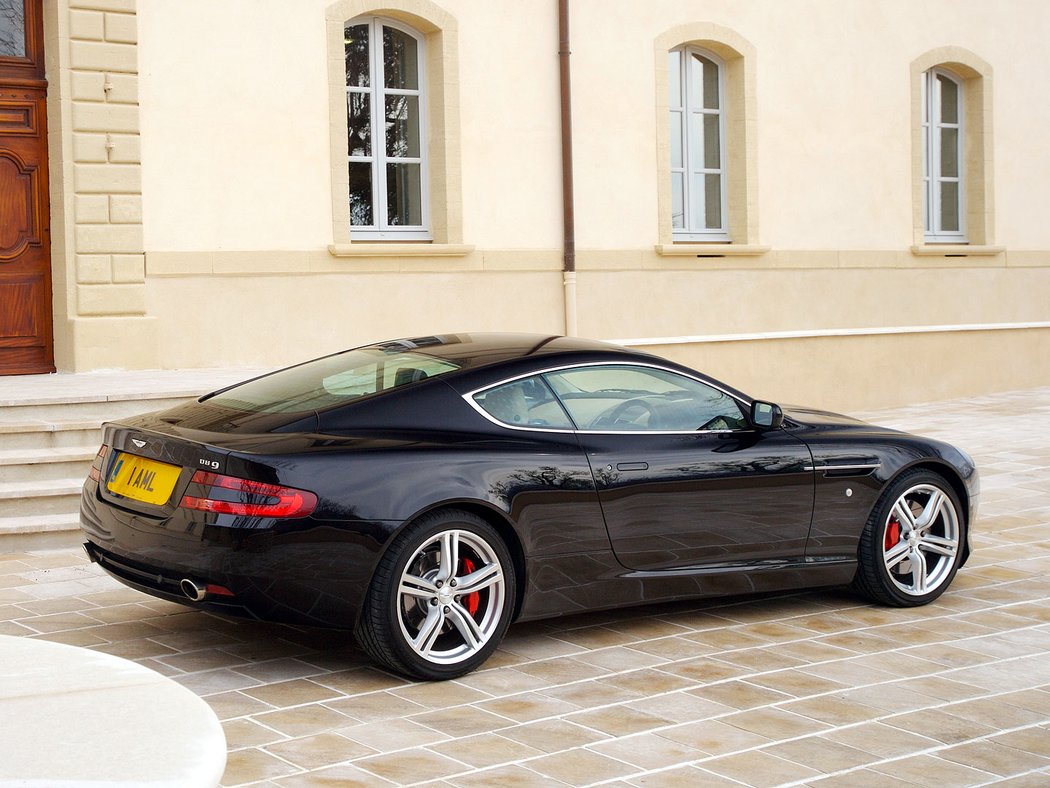 Aston Martin DB9