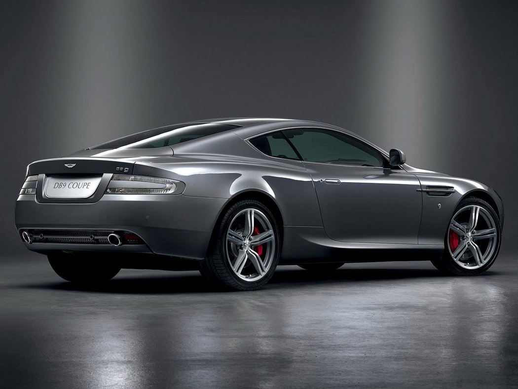 Aston Martin DB9