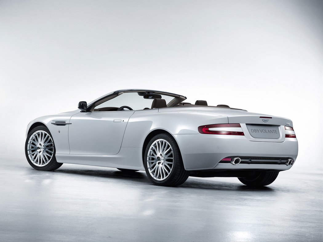 Aston Martin DB9