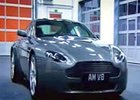 Video: Aston Martin V8 Vantage na Nürburgringu a nejen tam