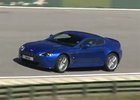 Video: Aston Martin V8 Vantage S -  Na závodním okruhu