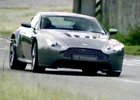 Video: Aston Martin V12 Vantage – Civilní i závodní provedení v akci