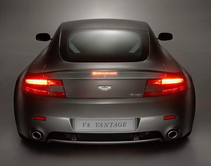 V8 Vantage