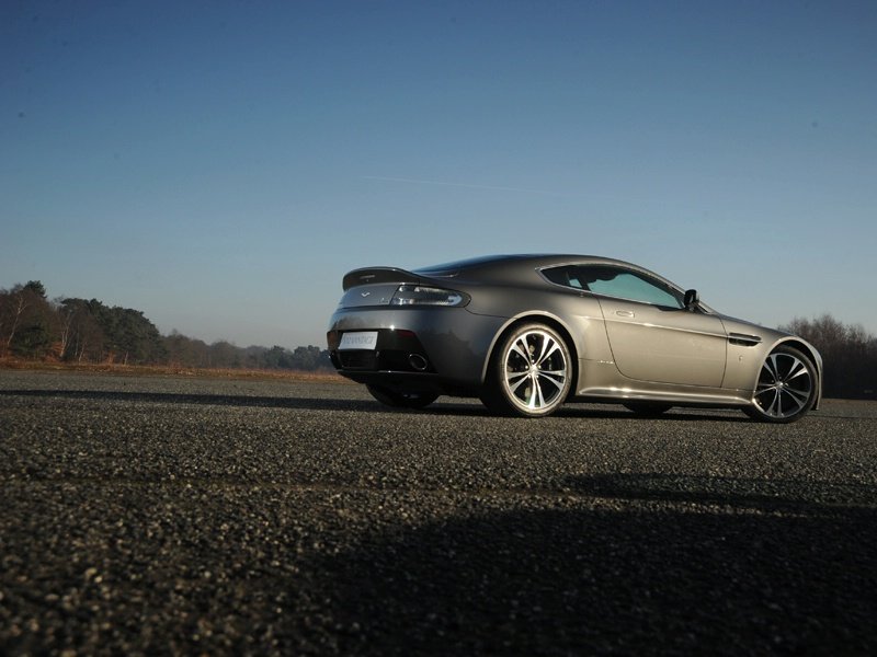 V12 Vantage