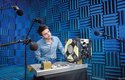 Technika robota AstroBee musela být nastavena na fungování v akustických podmínkách ISS
