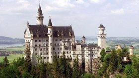 Zámek Neuschwanstein, Německo. Patří k nejromantičtějším zámkům na světě.