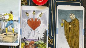 Tarotový horoskop na listopad. Jaké karty padly Býkům, Štírům nebo Rybám?