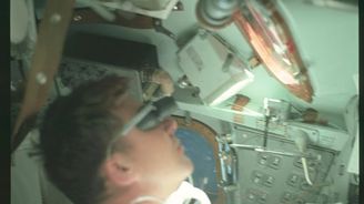 Jedinečné fotografie z paluby  Apolla 7 aneb Ještě než člověk přistál na Měsíci