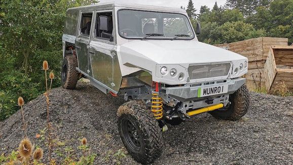 Skotové staví teréňák na baterky. Dojezdem neohromí, schopnostmi ano