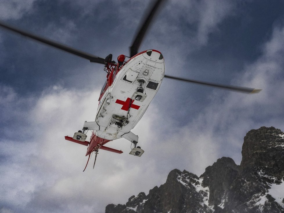 Zásah Vrtulníkové záchranné zdravotní služby ATE.