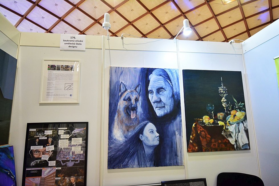 Průmyslový palác se proměnil v obrovskou prodejní galerii.