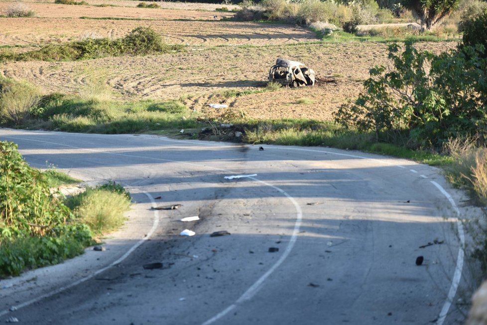 Bomba explodovala, když novinářka odjížděla ze svého bydliště