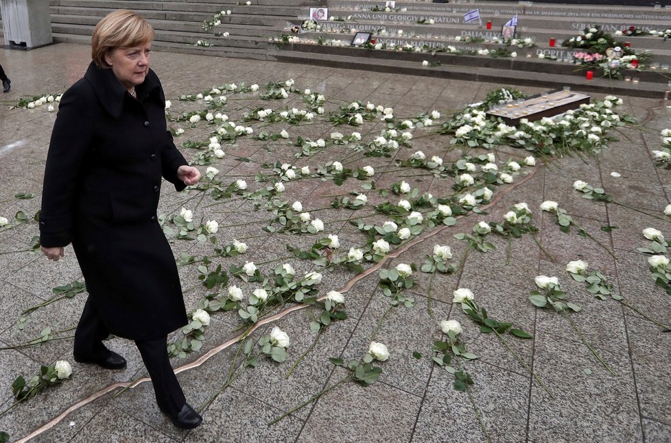 V Berlíně byl odhalen památník obětem loňského útoku.
