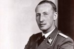 Reinhard Heydrich (†38) podepsal během první vlny zatýkání 8. října 1941 úřední výměr o rozpuštění České obce sokolské, který vstoupil v platnost o tři dny později.