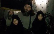 Pekelné video z džihádistické syrské rodiny: Pusu mámě a... Hybaj na smrt!