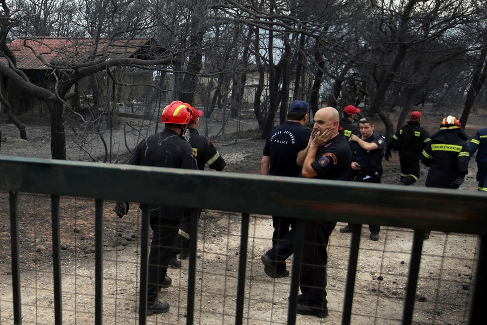 Pozůstatky po požáru v Mati v Řecku