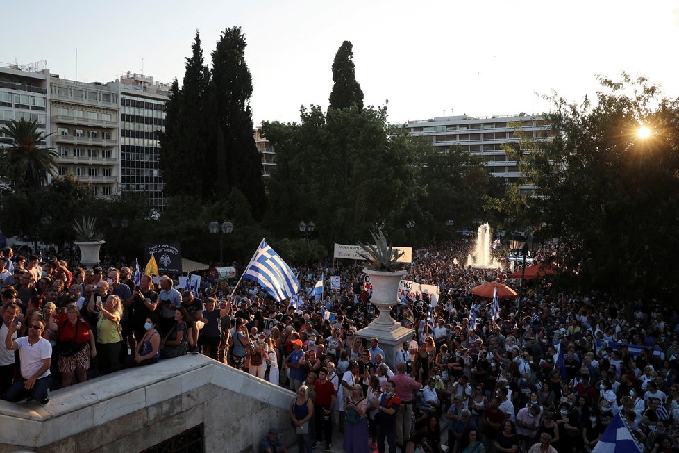 Protest proti vakcínám v Atenách (29.8.2021)
