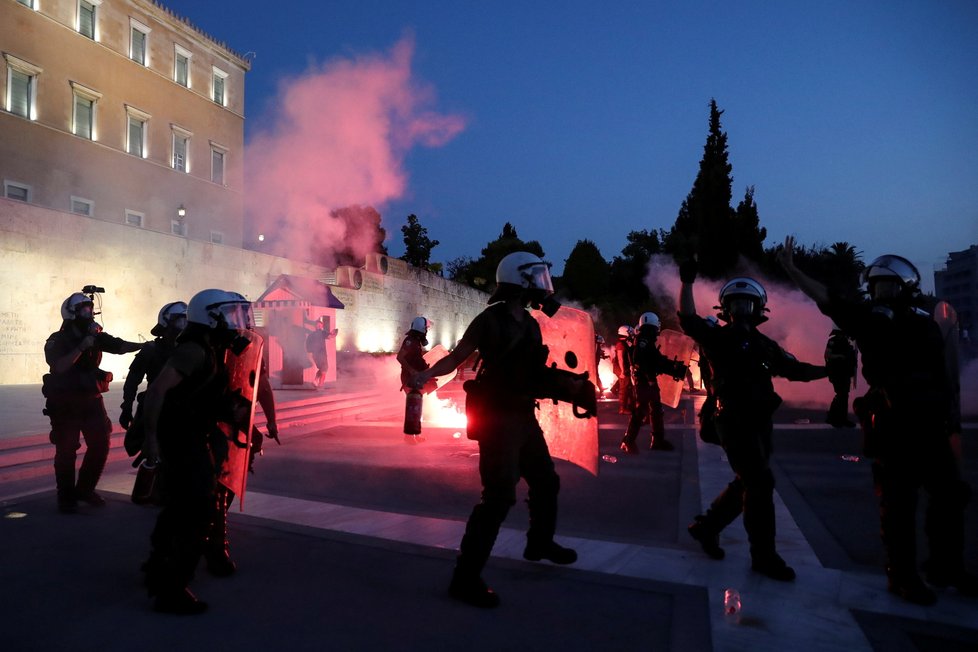 Protest proti vakcínám v Atenách (29.8.2021)