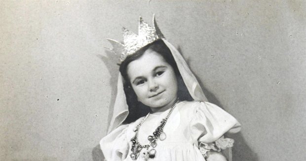 1935 Aťka jako malá holčička.