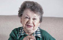 Legendární Aťka Janoušková (86): Špatné zprávy! 2 měsíce odmítá opustit byt!