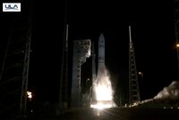 Nová raketa s Bezosovými neozkoušenými motory: Odstartovala rovnou k Měsíci