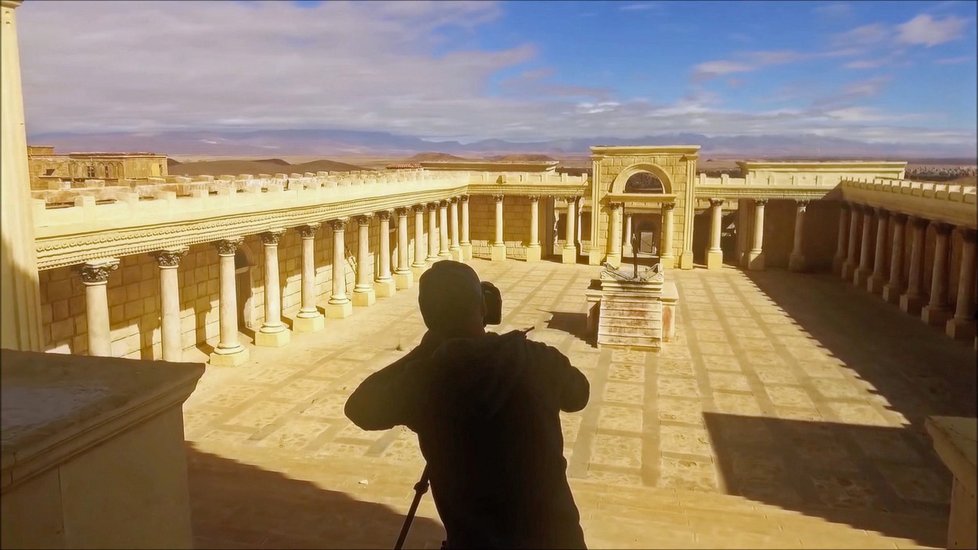 Opuštěno uprostřed pouště: Takhle vypadá exteriér těch největších filmových trháků