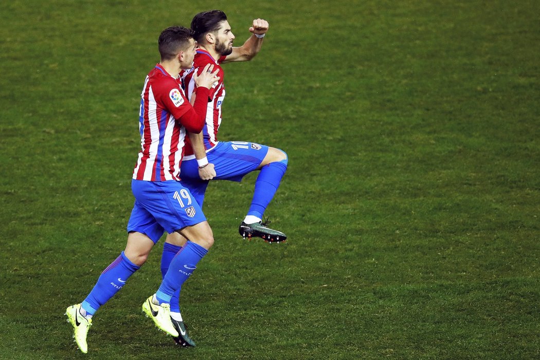 Záložník Atlétika Madrid Yannick Ferreira Carrasco slaví krásný gól do sítě Celty Vigo