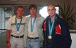 2000. Po příletu z olympiády v Sydney pózoval desetibojař Roman Šebrle se stříbrem, zlatý Jan Železný a stříbrný boxer Rudolf Kraj.