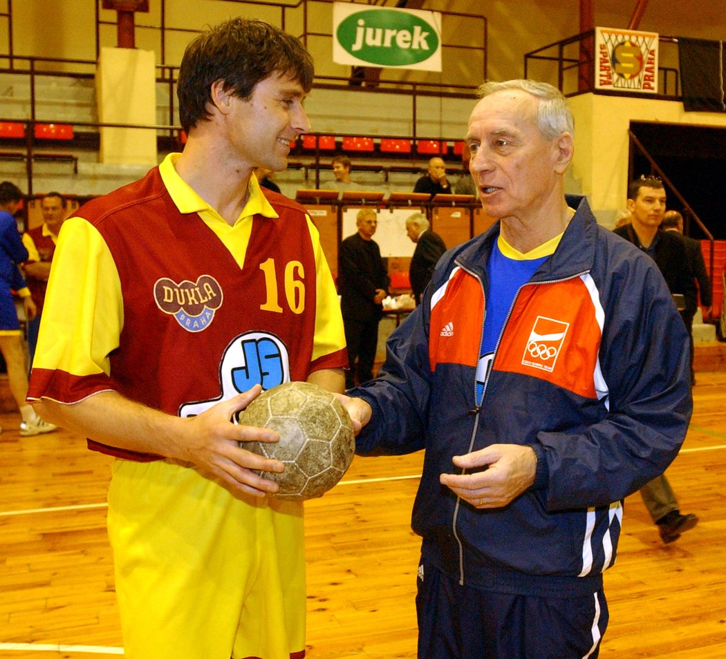 2001. Jan Železný bez oštěpu a v házenkářském.