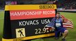 Mistr světa ve vrhu koulí Joe Kovacs z USA