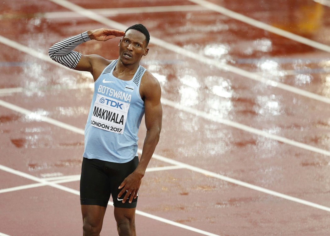Isaac Makwala po dodatečném rozběhu na 200 metrů