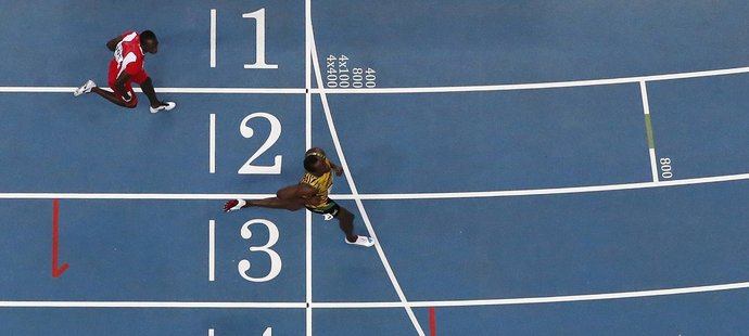 Usain Bolt nemusel v rozběhu běžet naplno. Ve finále už to bude jiné...