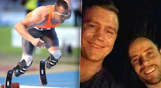 Už je mu zase do smíchu! První FOTO Pistoriuse po propuštění z basy