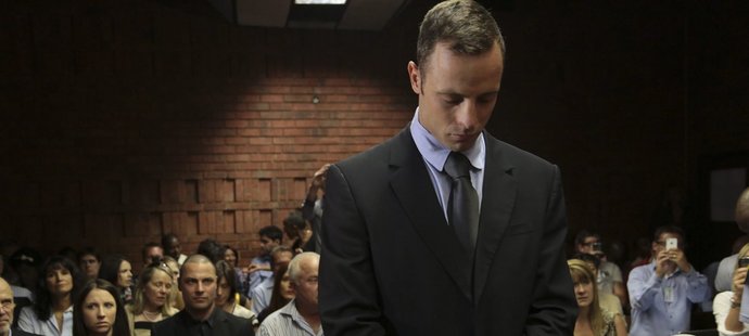 Oscar Pistorius může až do soudního přelíčení cestovat. Zúčastní se atletického MS v Moskvě?